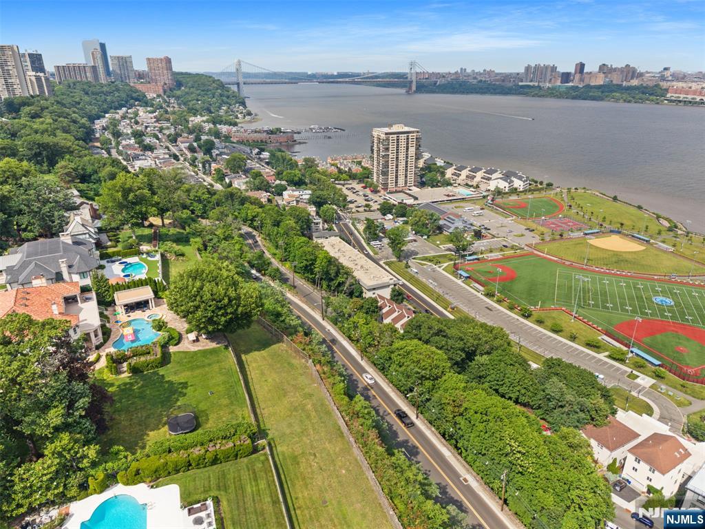 1150 River Road 4H