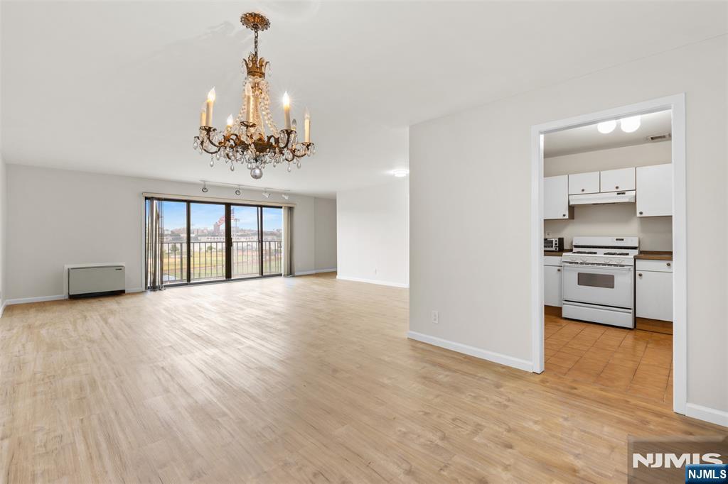 1150 River Road 4H