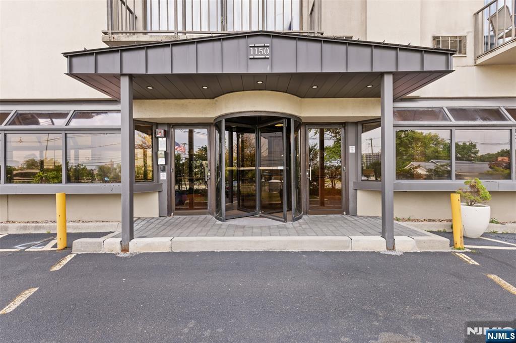 1150 River Road 4H
