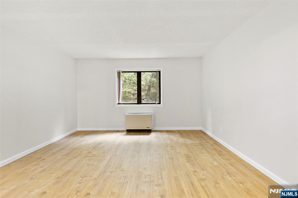 1150 River Road 4H