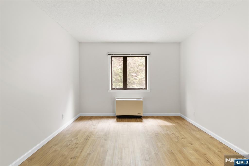1150 River Road 4H