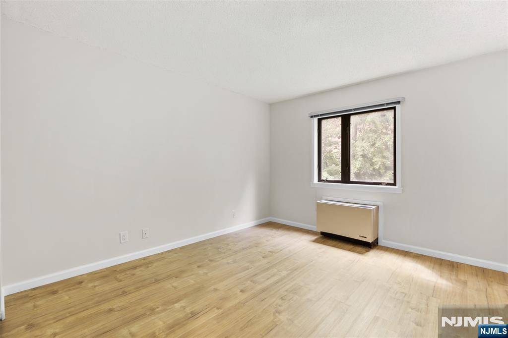1150 River Road 4H