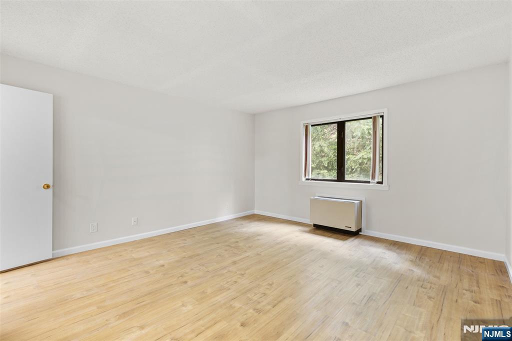 1150 River Road 4H