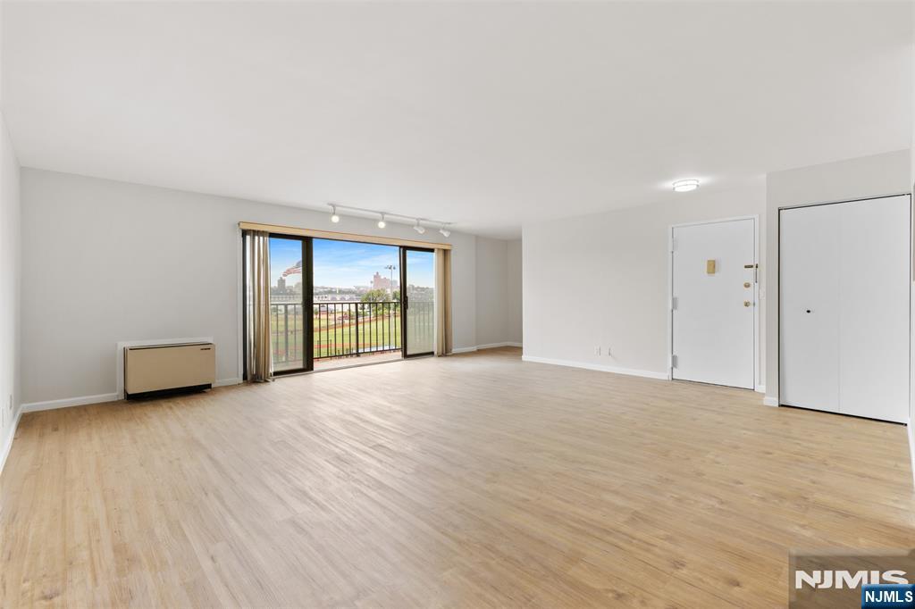 1150 River Road 4H