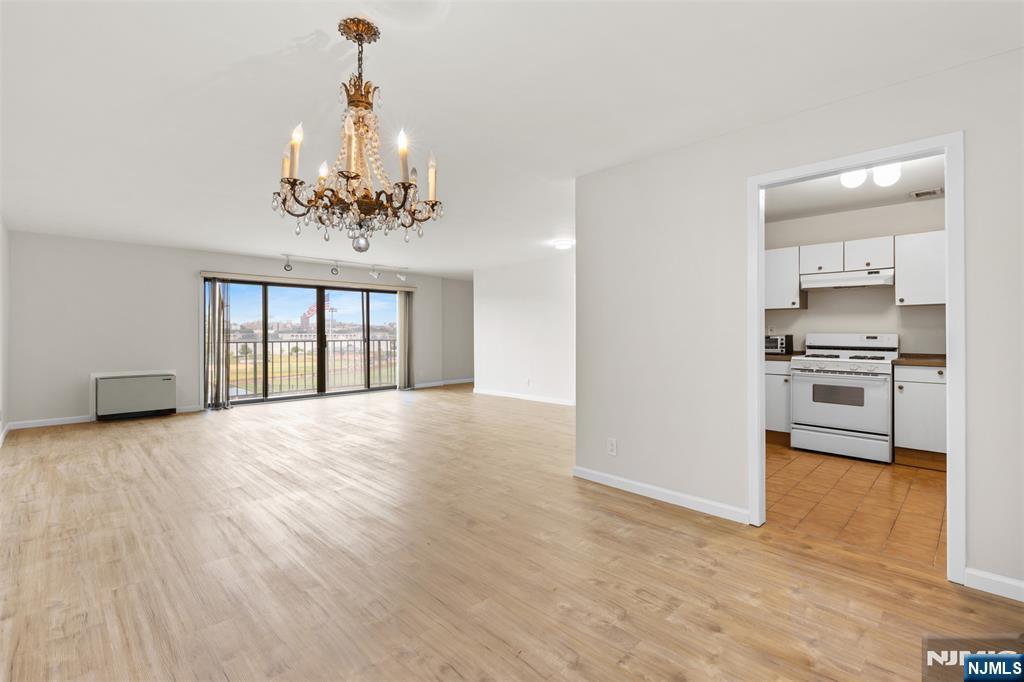 1150 River Road 4H