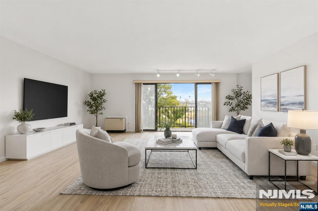 1150 River Road 4H