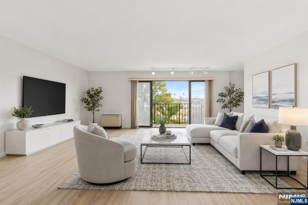 1150 River Road 4H