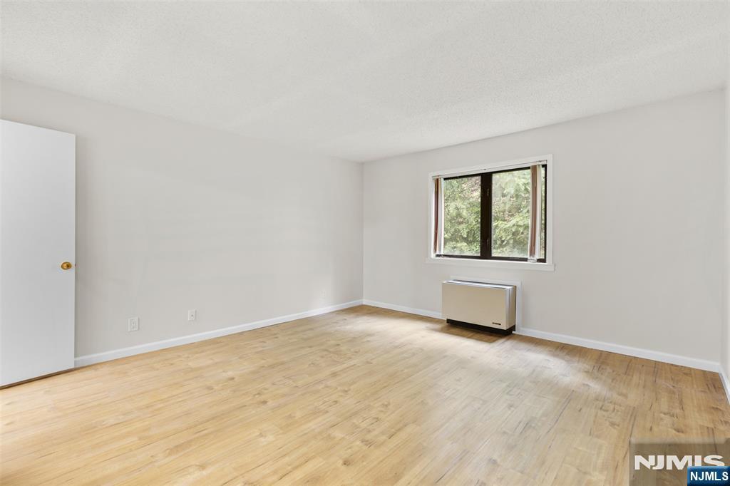 1150 River Road 4H
