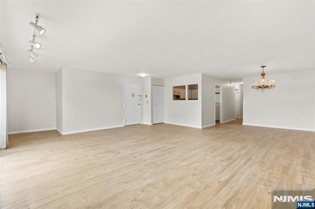 1150 River Road 4H