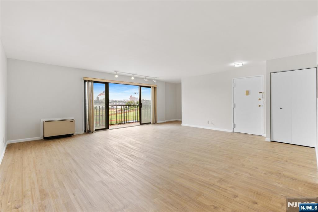 1150 River Road 4H