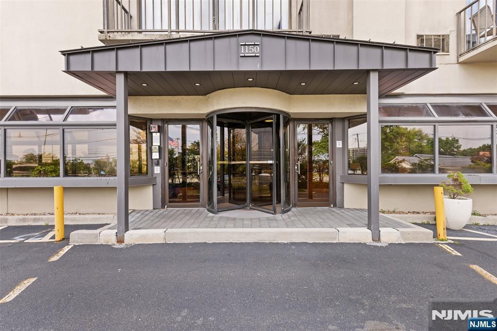 1150 River Road 4H