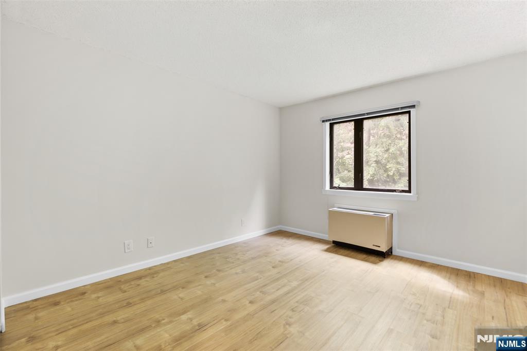 1150 River Road 4H