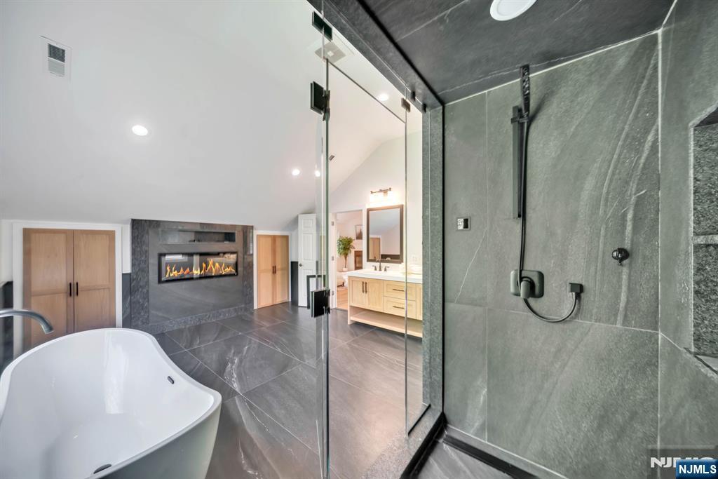 8 Lauren Pond Court