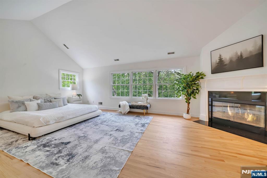 8 Lauren Pond Court