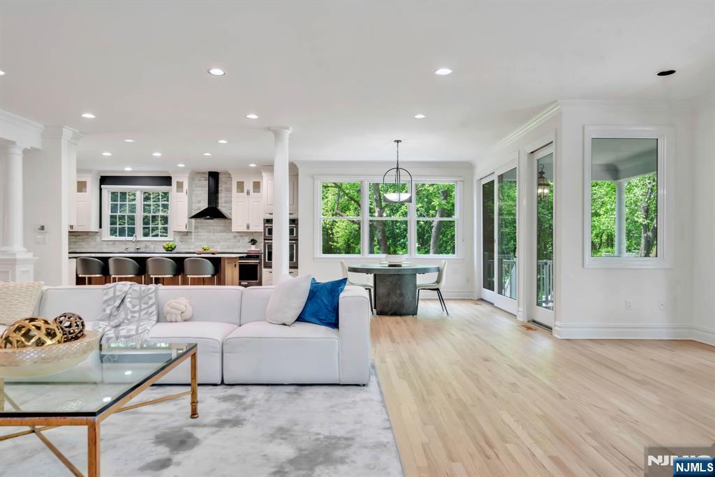 8 Lauren Pond Court