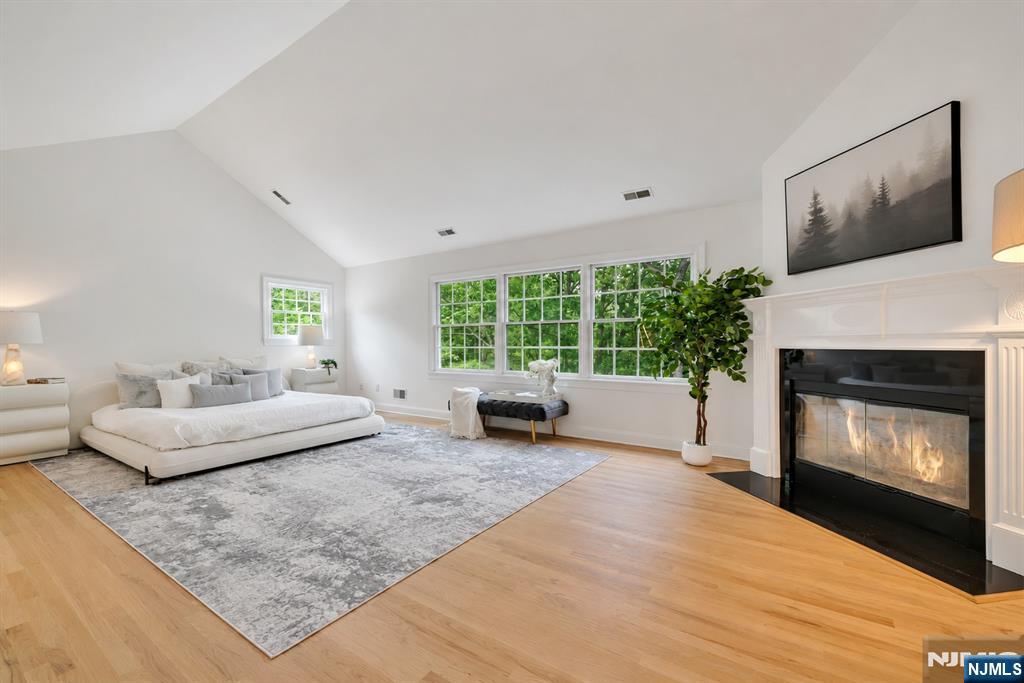 8 Lauren Pond Court