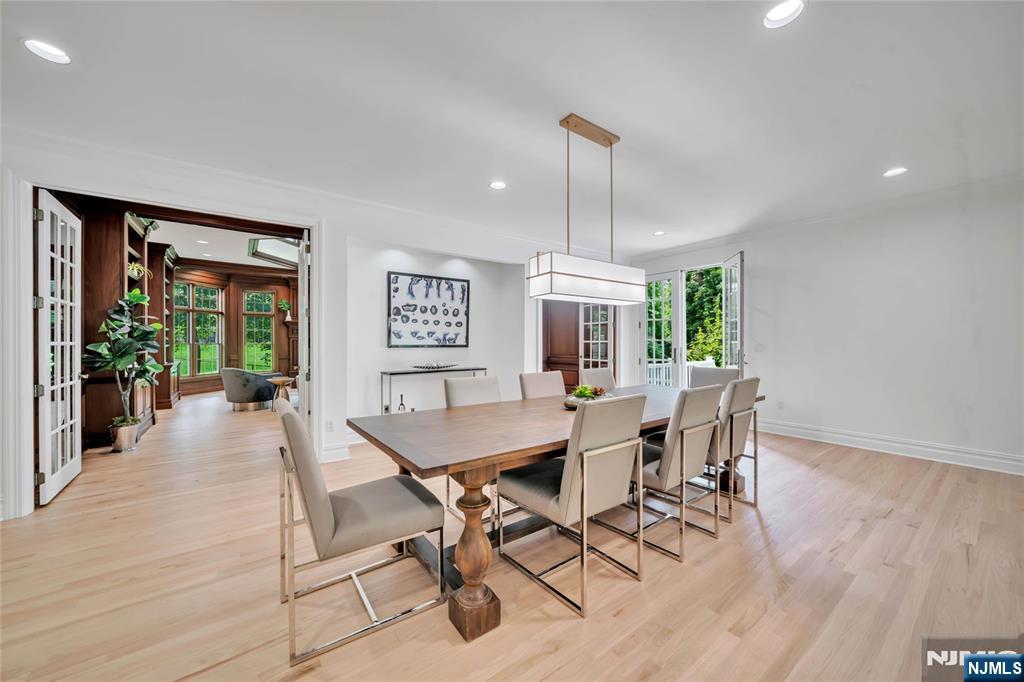 8 Lauren Pond Court