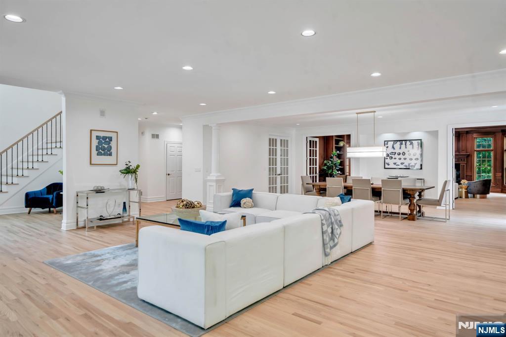 8 Lauren Pond Court