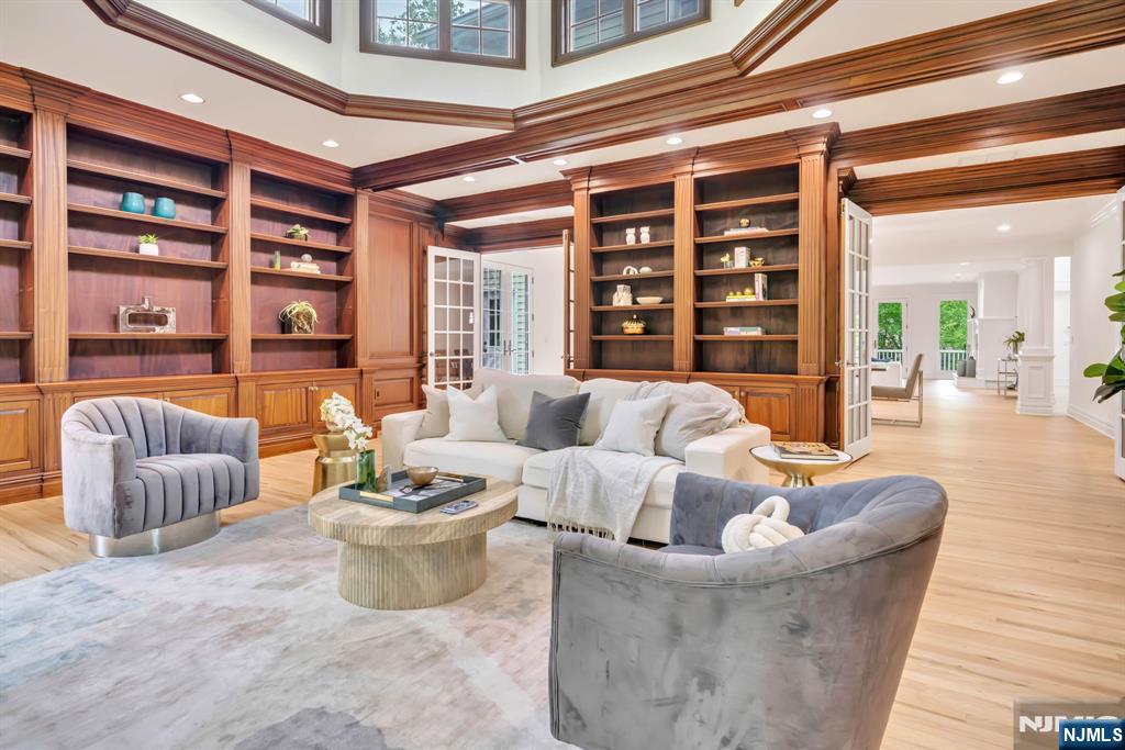 8 Lauren Pond Court