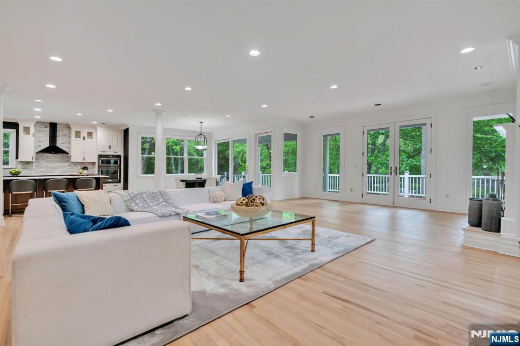 8 Lauren Pond Court