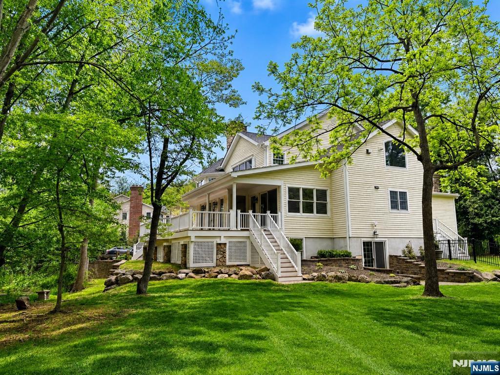 8 Lauren Pond Court