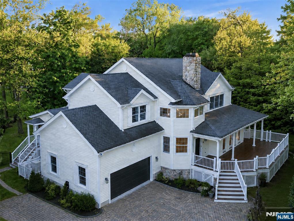 8 Lauren Pond Court