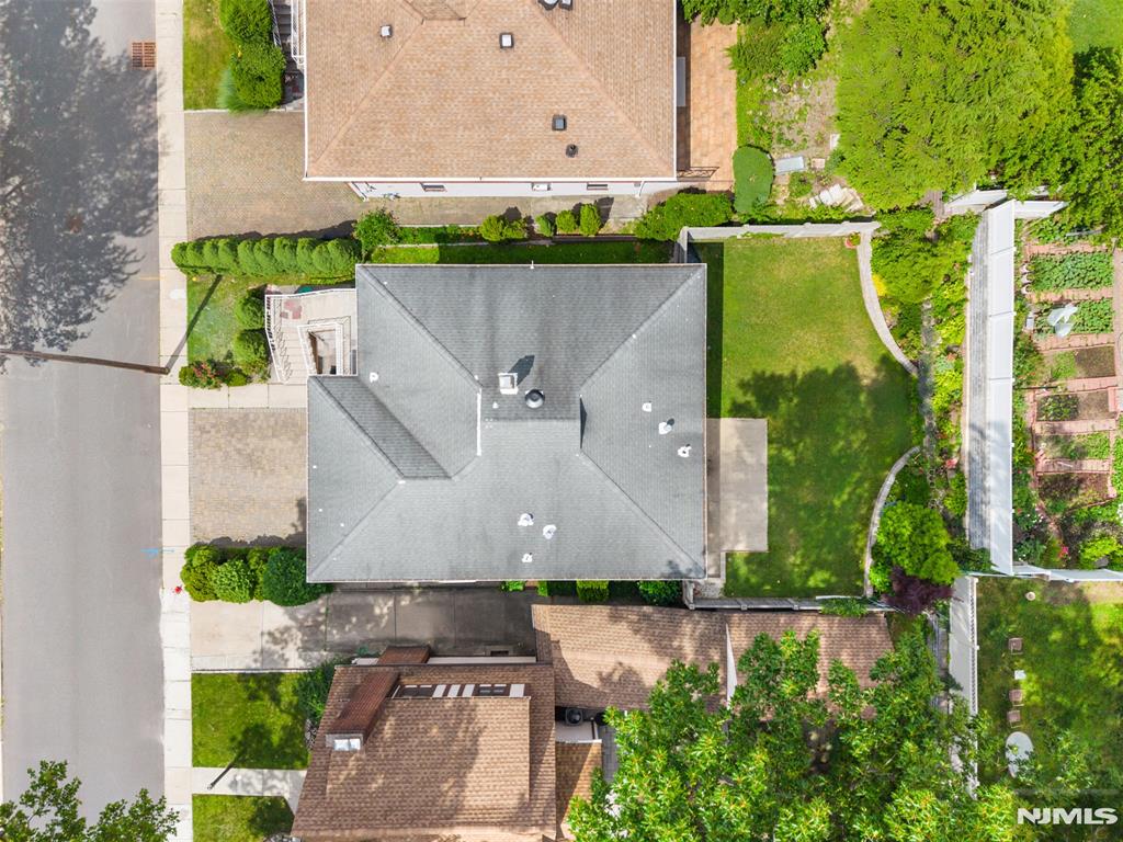 1042 Harvard Place