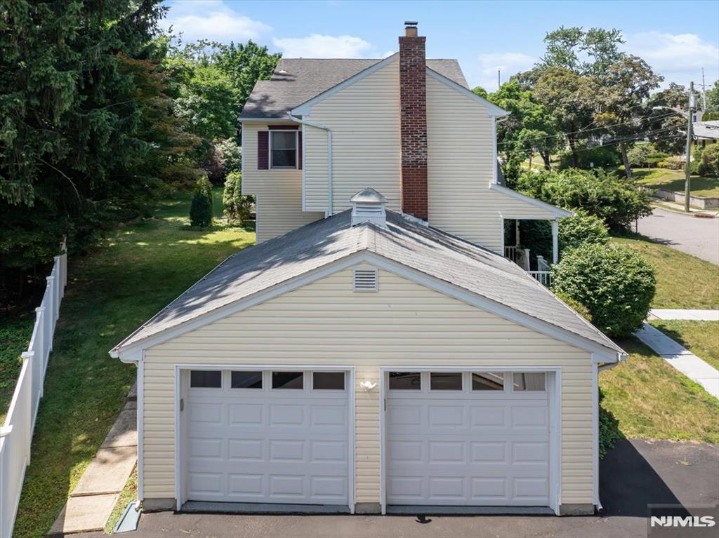 583 Brookside Avenue