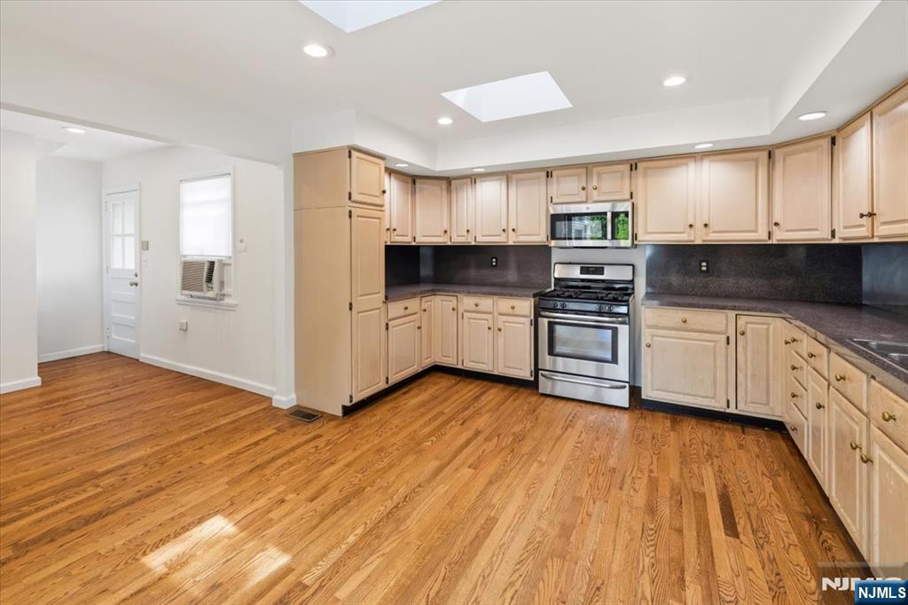 346 E Woodland Road
