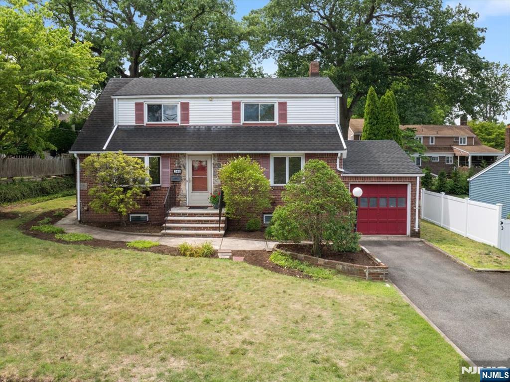 346 E Woodland Road