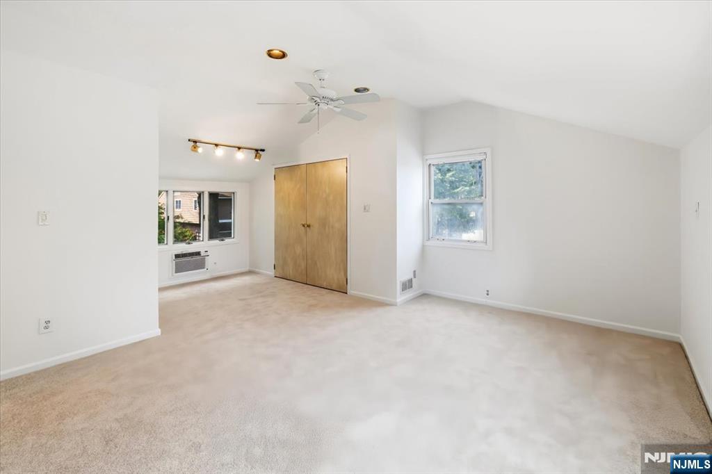 346 E Woodland Road