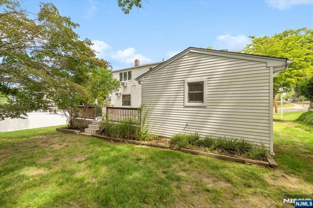 346 E Woodland Road