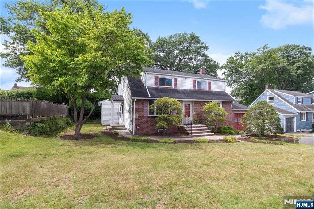 346 E Woodland Road