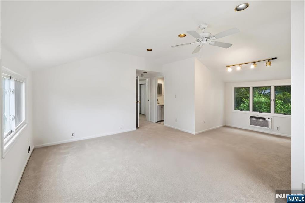 346 E Woodland Road