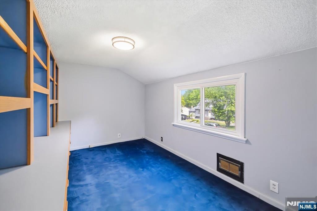 346 E Woodland Road