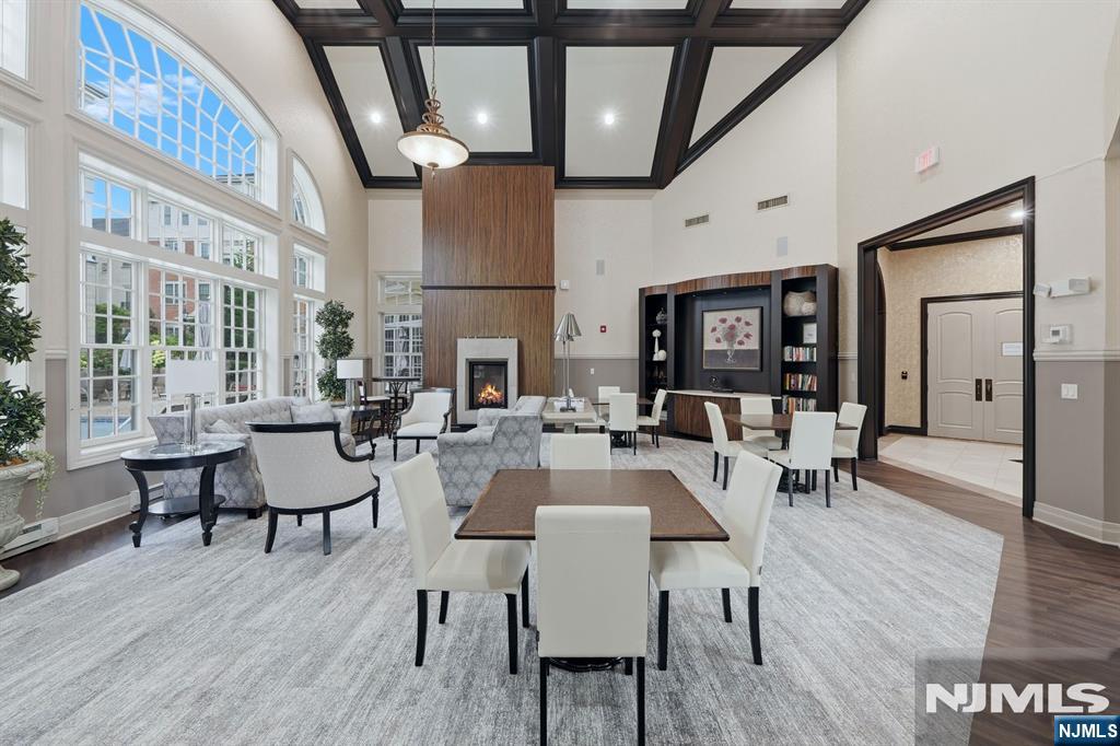 3315 The Plaza
