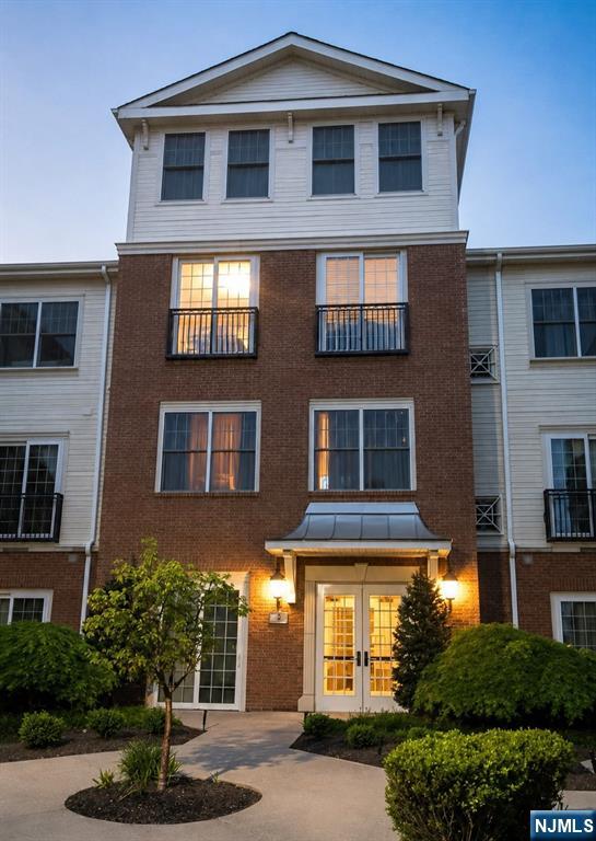 3315 The Plaza