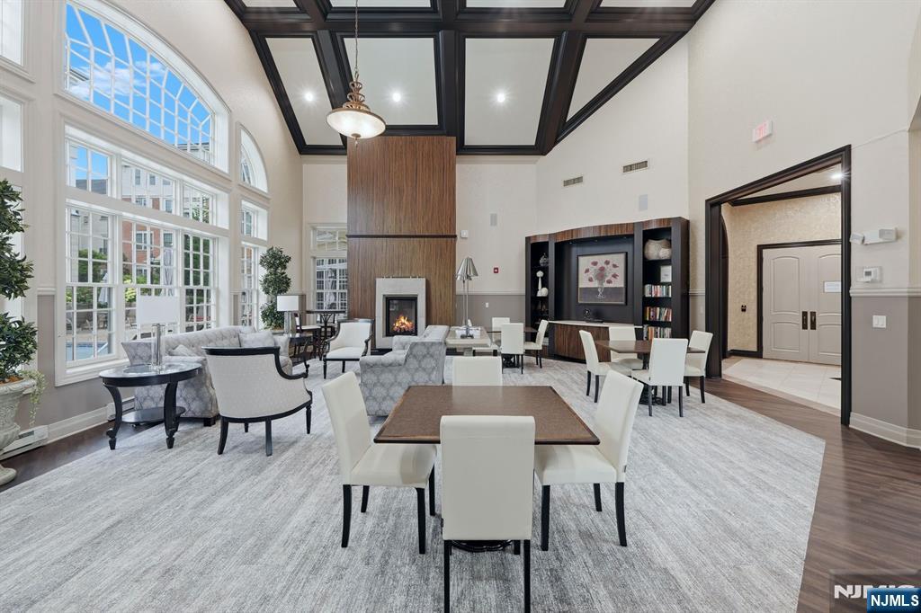 3315 The Plaza
