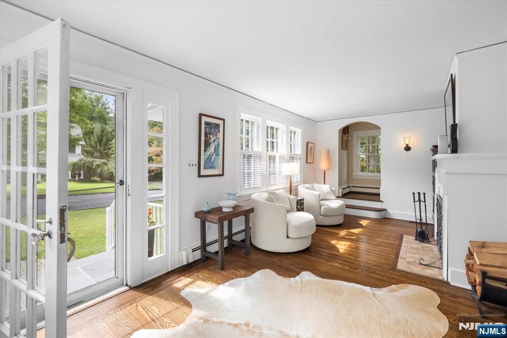 734 Greentree Lane