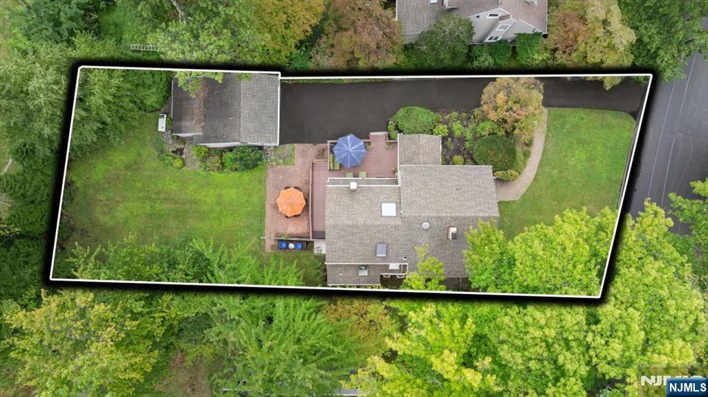 734 Greentree Lane