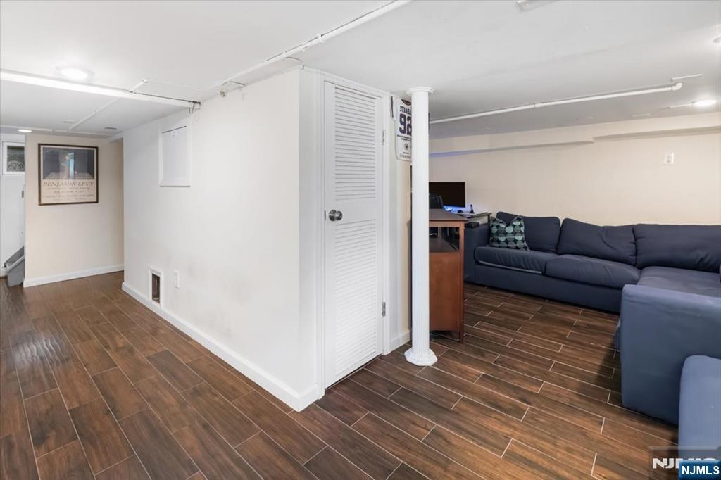 734 Greentree Lane