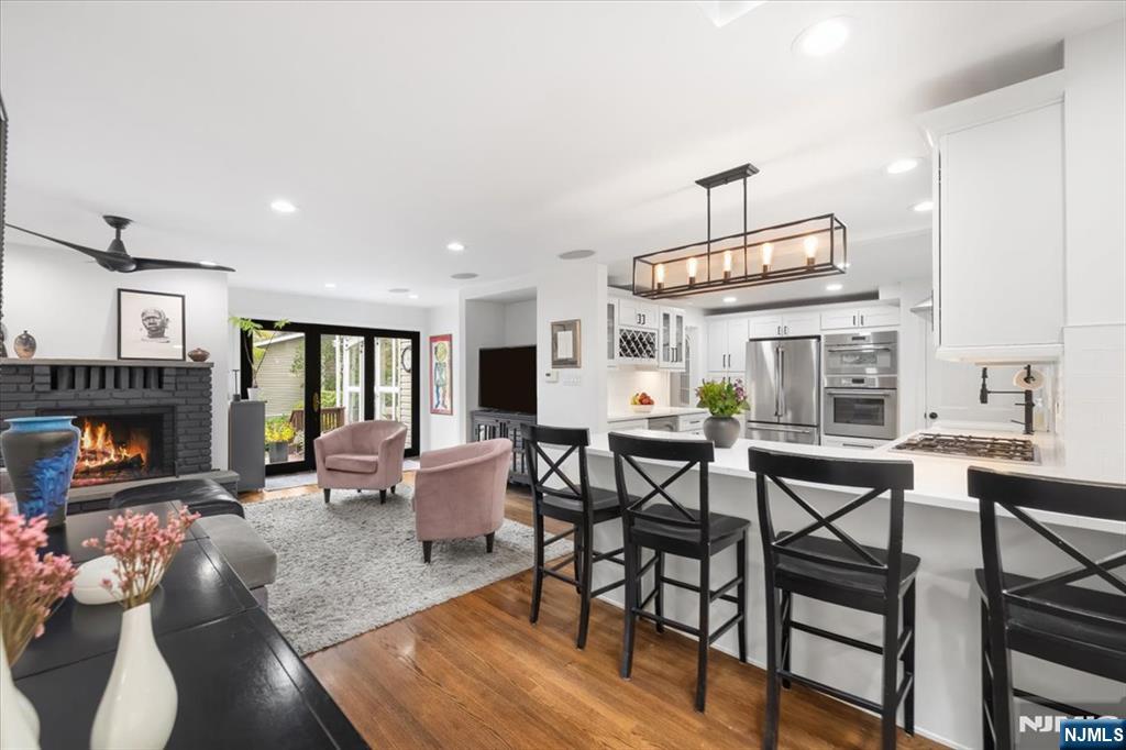 734 Greentree Lane