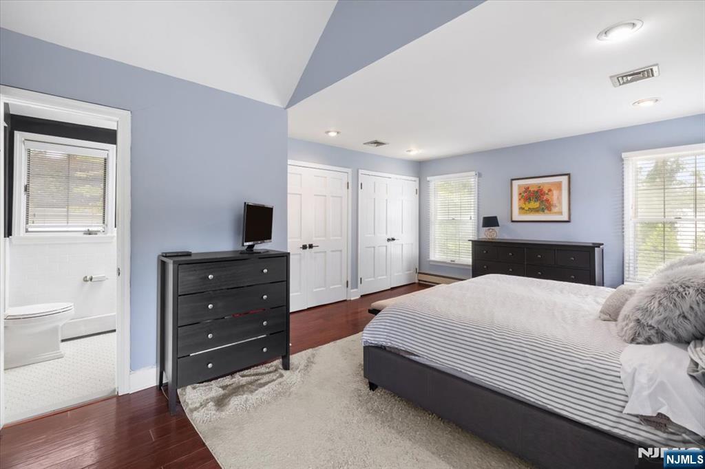 734 Greentree Lane