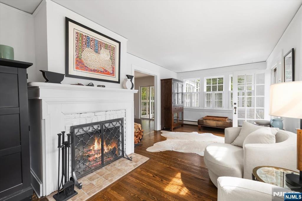 734 Greentree Lane