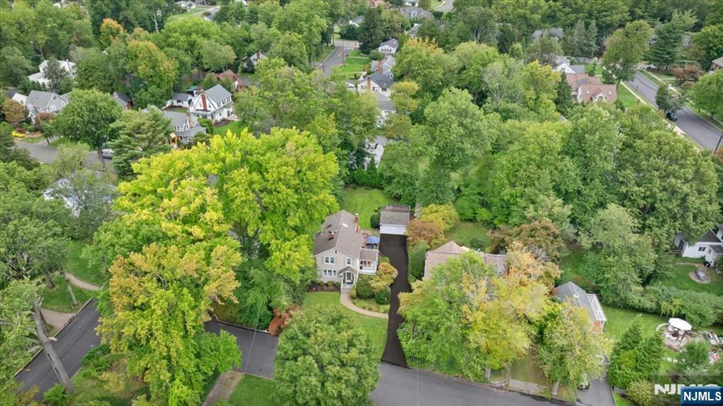 734 Greentree Lane