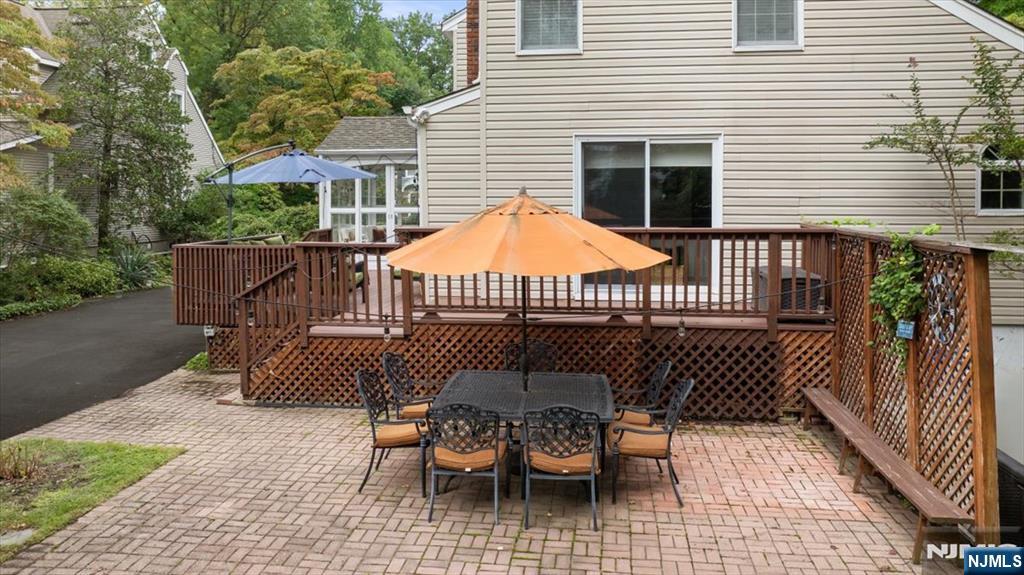 734 Greentree Lane