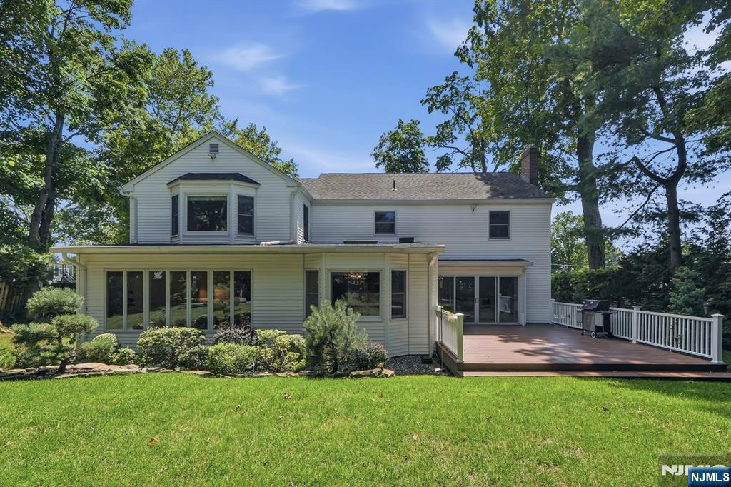 97 Lawrence Parkway