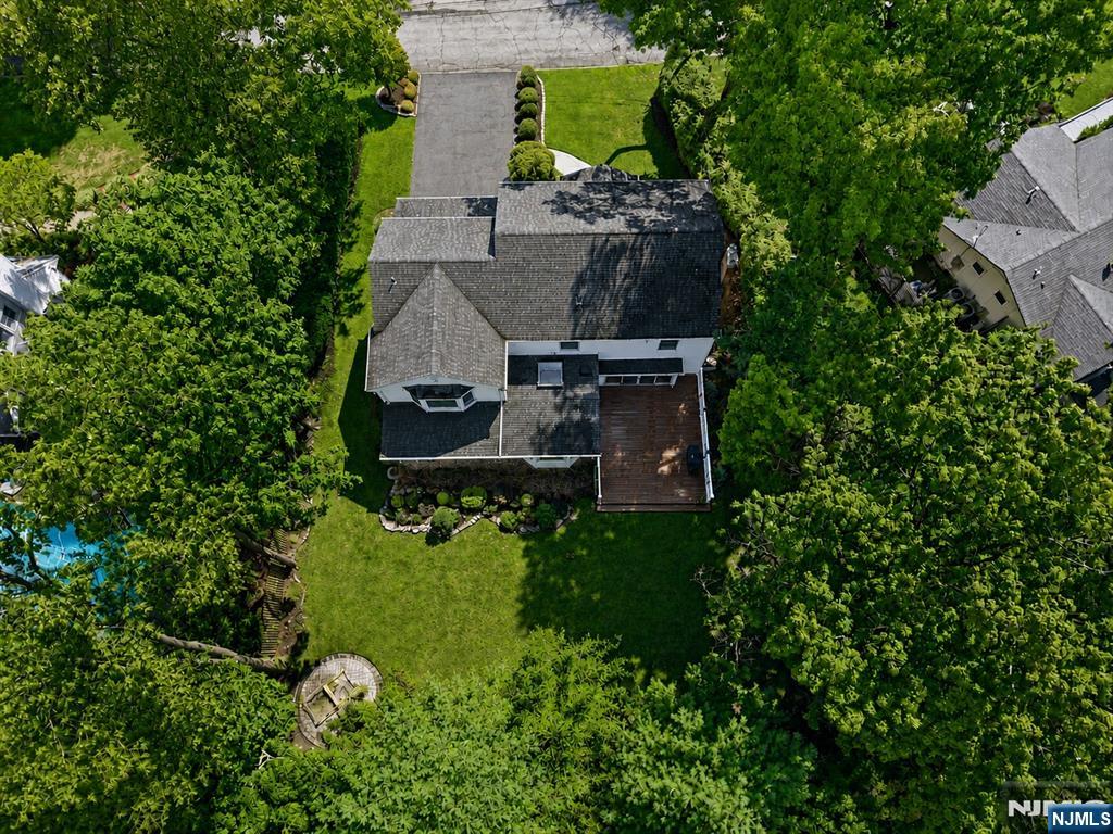 97 Lawrence Parkway