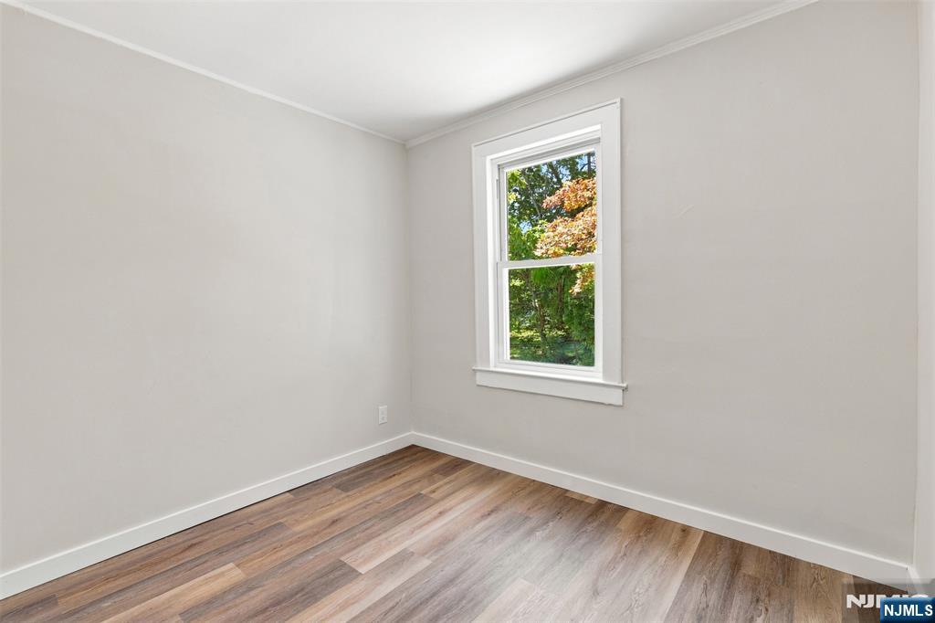 33 Mohawk Avenue