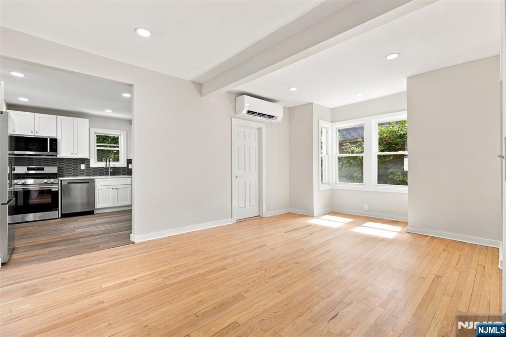 33 Mohawk Avenue